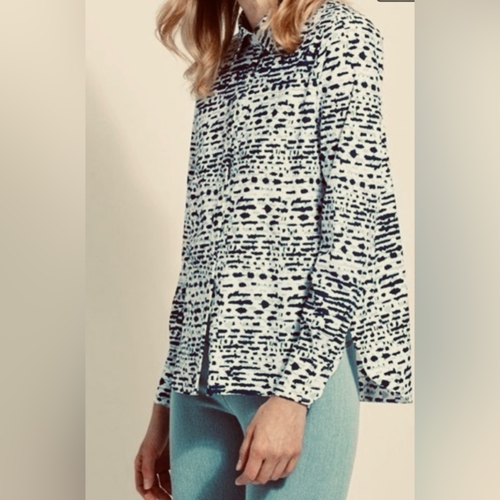 NWT Lysse Connie Splatblue long sleeve button down shirt, size large, blue/white